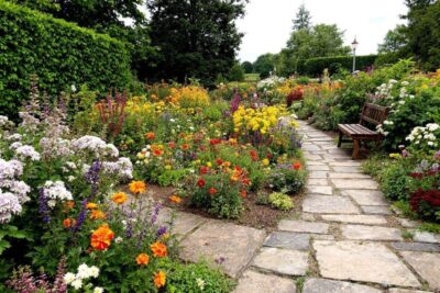 Jardin à l’anglaise : Comment créer cet espace romantique chez vous ?